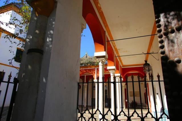San esteban medio Sevilla Buitenkant foto